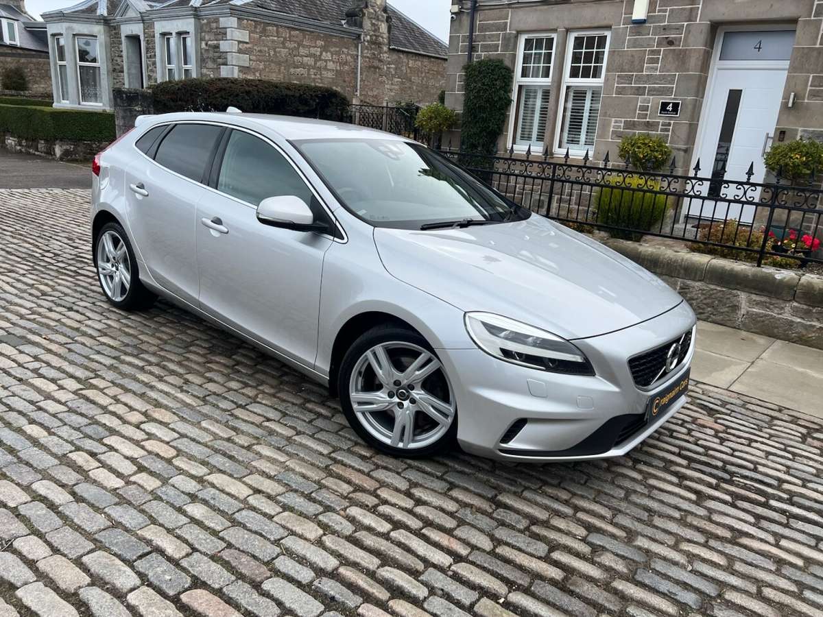 Check out this Volvo V40 Diesel Manual
