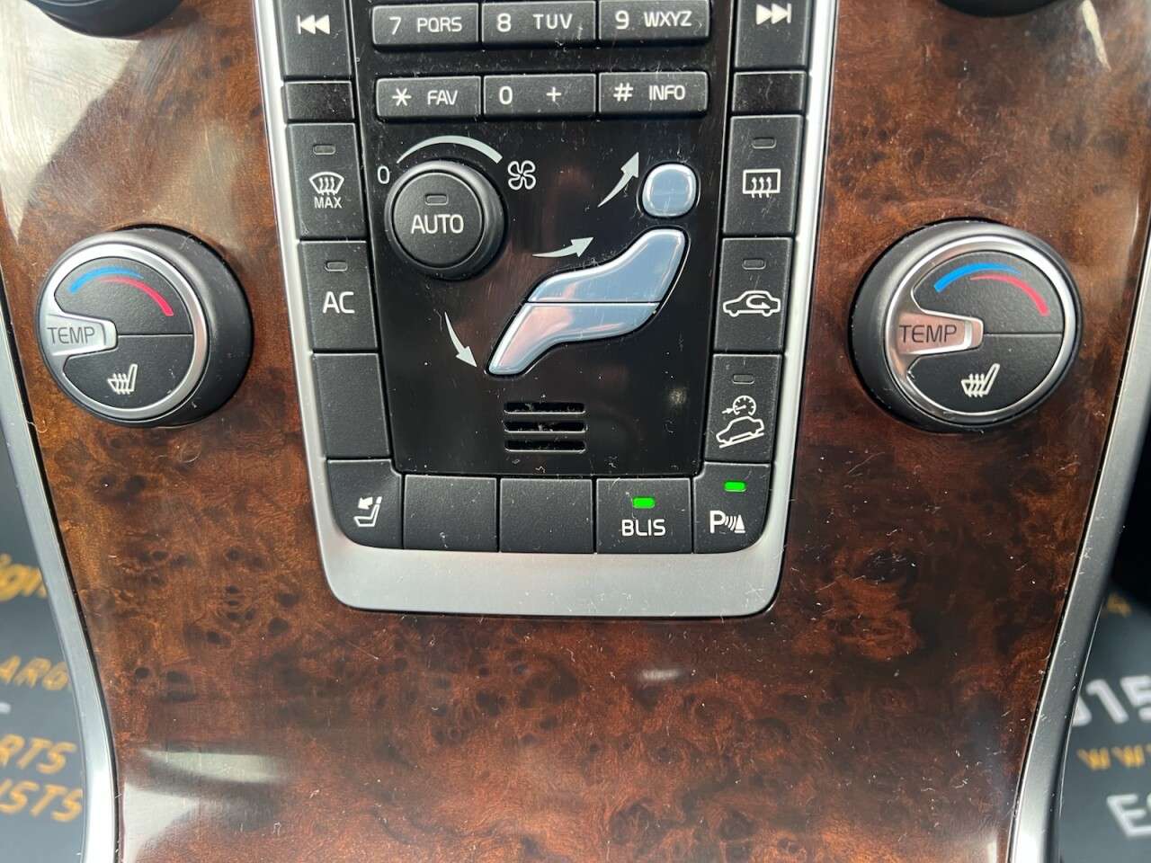 2012 VOLVO XC70 2012 VOLVO XC70