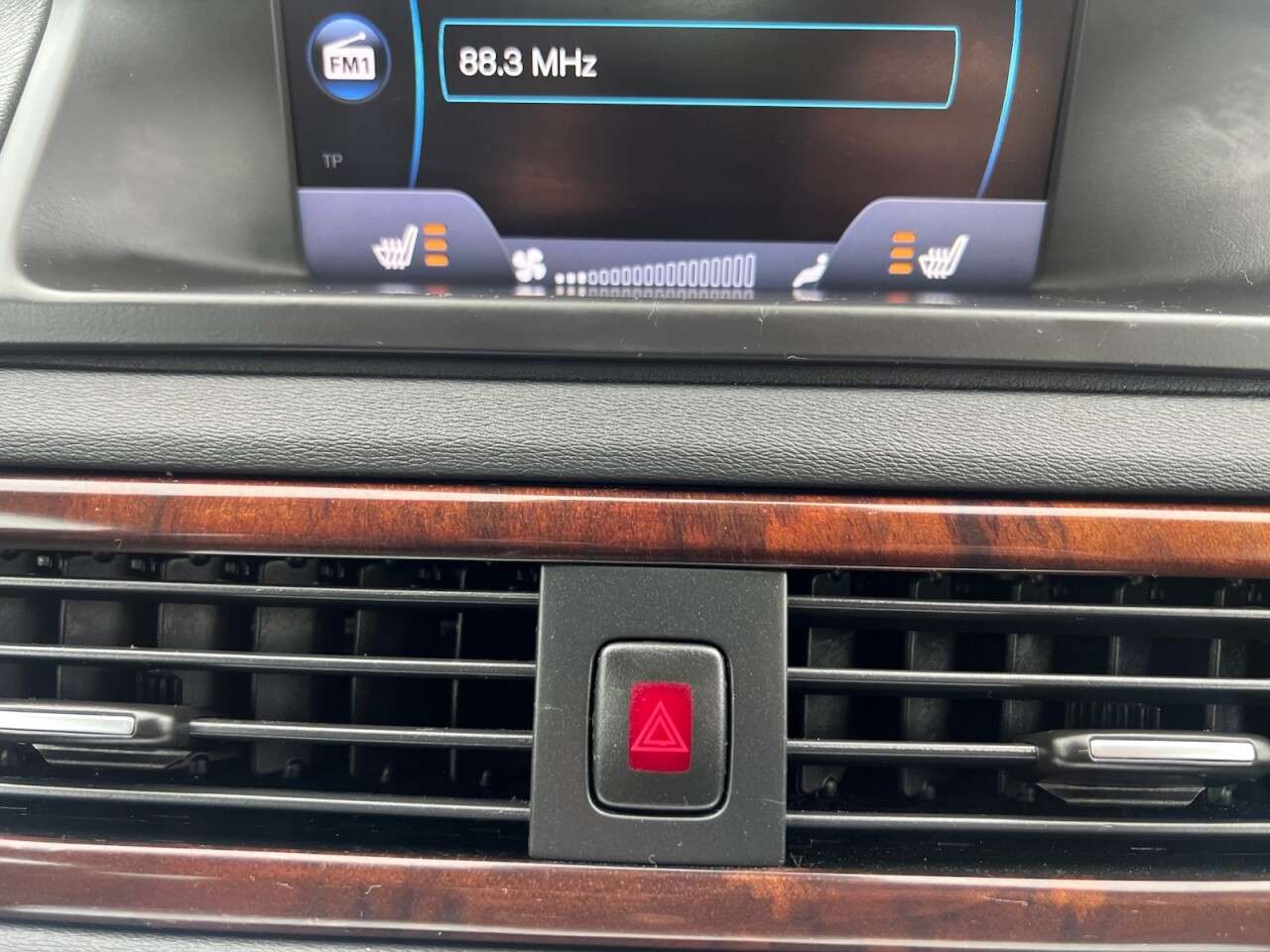 2012 VOLVO XC70 2012 VOLVO XC70