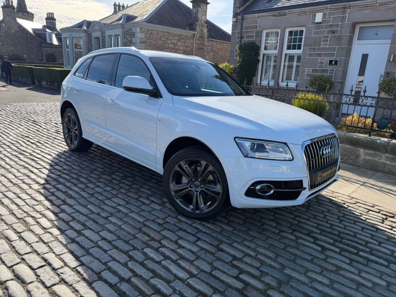 A 2014 AUDI Q5 2.0 TDI S line Plus SUV 5dr Diesel S Tronic quattro Euro 5 (s/s) (177 ps) A 2014 AUDI Q5 2.0 TDI S line Plus SUV 5dr Diesel S Tronic quattro Euro 5 (s/s) (177 ps)