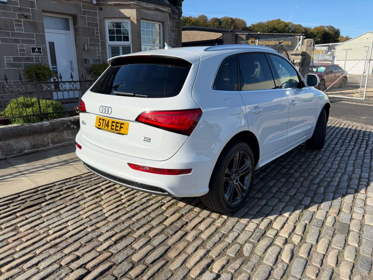 A 2014 AUDI Q5 2.0 TDI S line Plus SUV 5dr Diesel S Tronic quattro Euro 5 (s/s) (177 ps) A 2014 AUDI Q5 2.0 TDI S line Plus SUV 5dr Diesel S Tronic quattro Euro 5 (s/s) (177 ps)