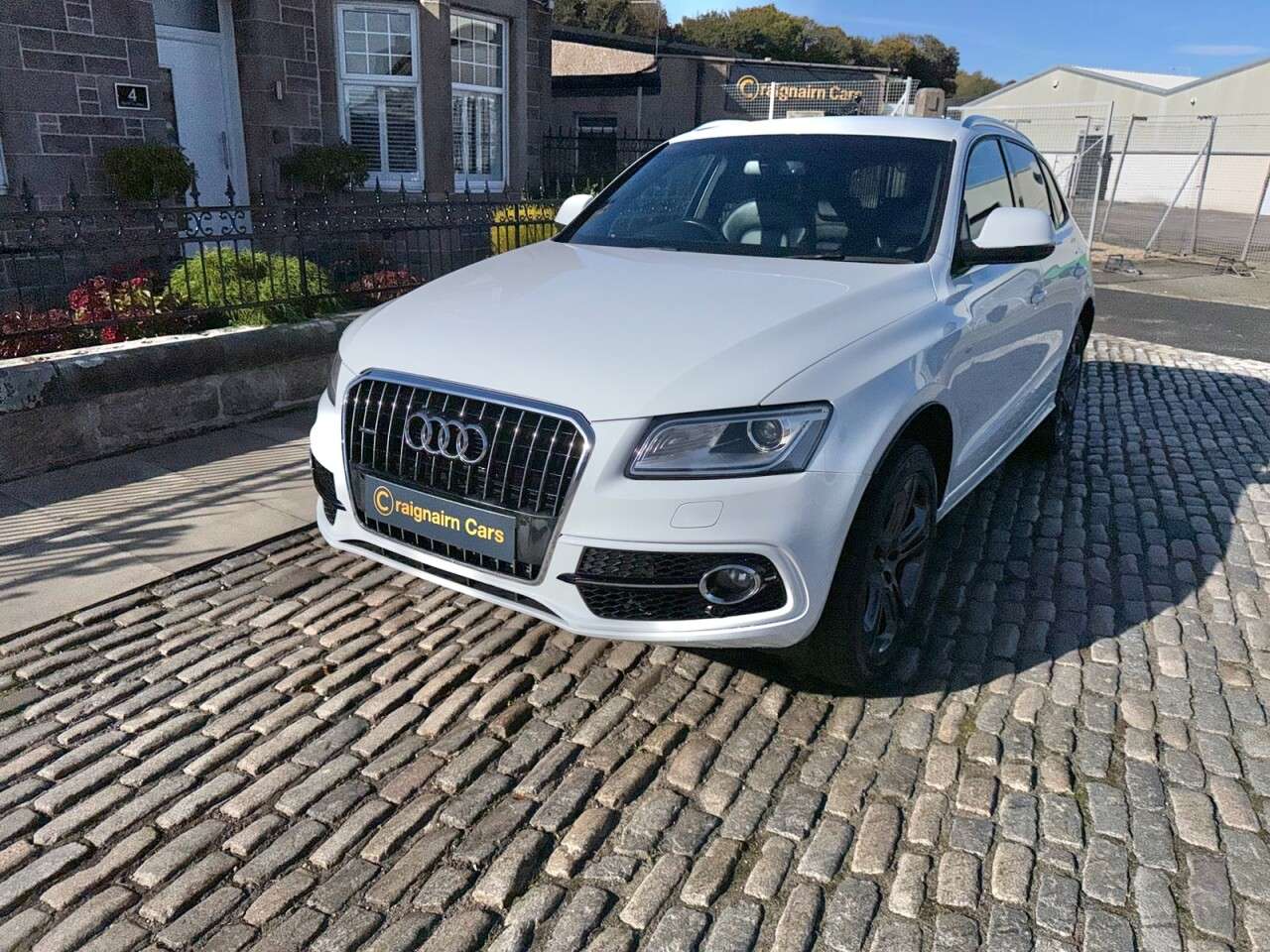 A 2014 AUDI Q5 2.0 TDI S line Plus SUV 5dr Diesel S Tronic quattro Euro 5 (s/s) (177 ps) A 2014 AUDI Q5 2.0 TDI S line Plus SUV 5dr Diesel S Tronic quattro Euro 5 (s/s) (177 ps)