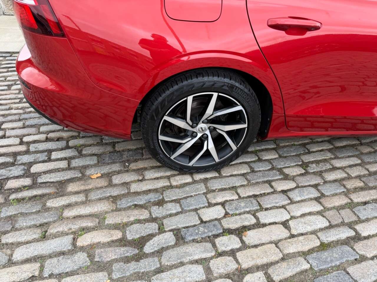 2018 VOLVO V60 2018 VOLVO V60