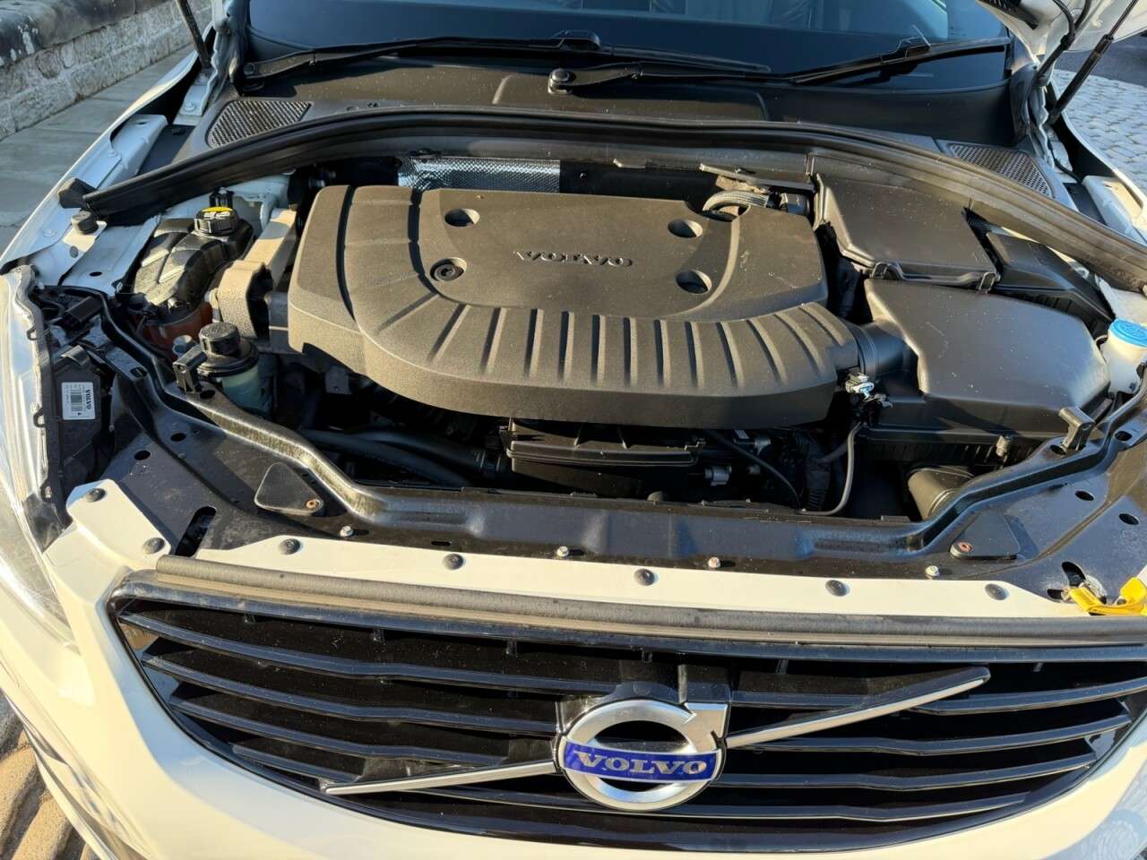 2017 VOLVO XC60 2017 VOLVO XC60