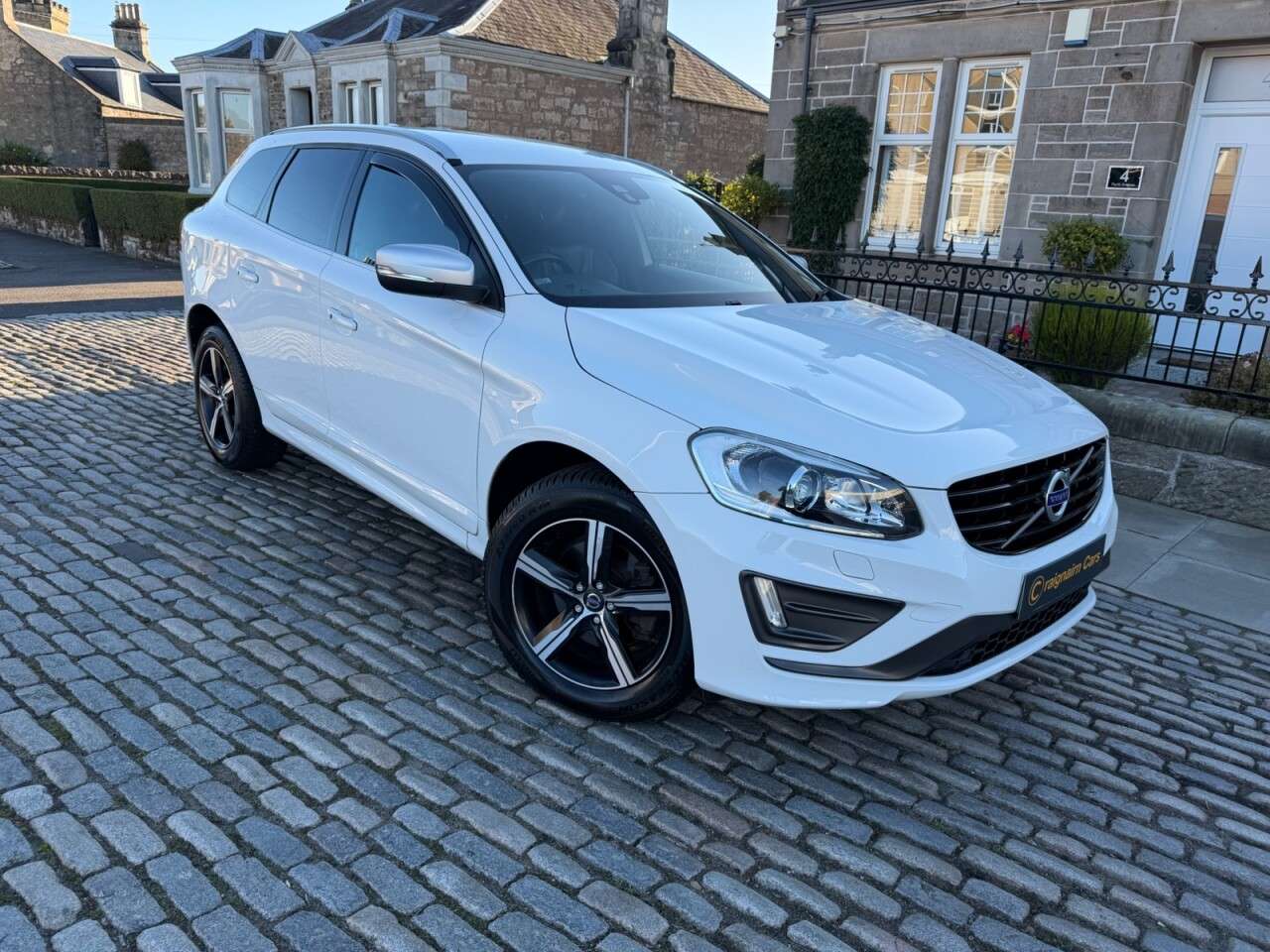 A 2017 VOLVO XC60 2.4 D5 R-Design Lux Nav SUV 5dr Diesel Auto AWD Euro 6 (s/s) (220 ps) A 2017 VOLVO XC60 2.4 D5 R-Design Lux Nav SUV 5dr Diesel Auto AWD Euro 6 (s/s) (220 ps)