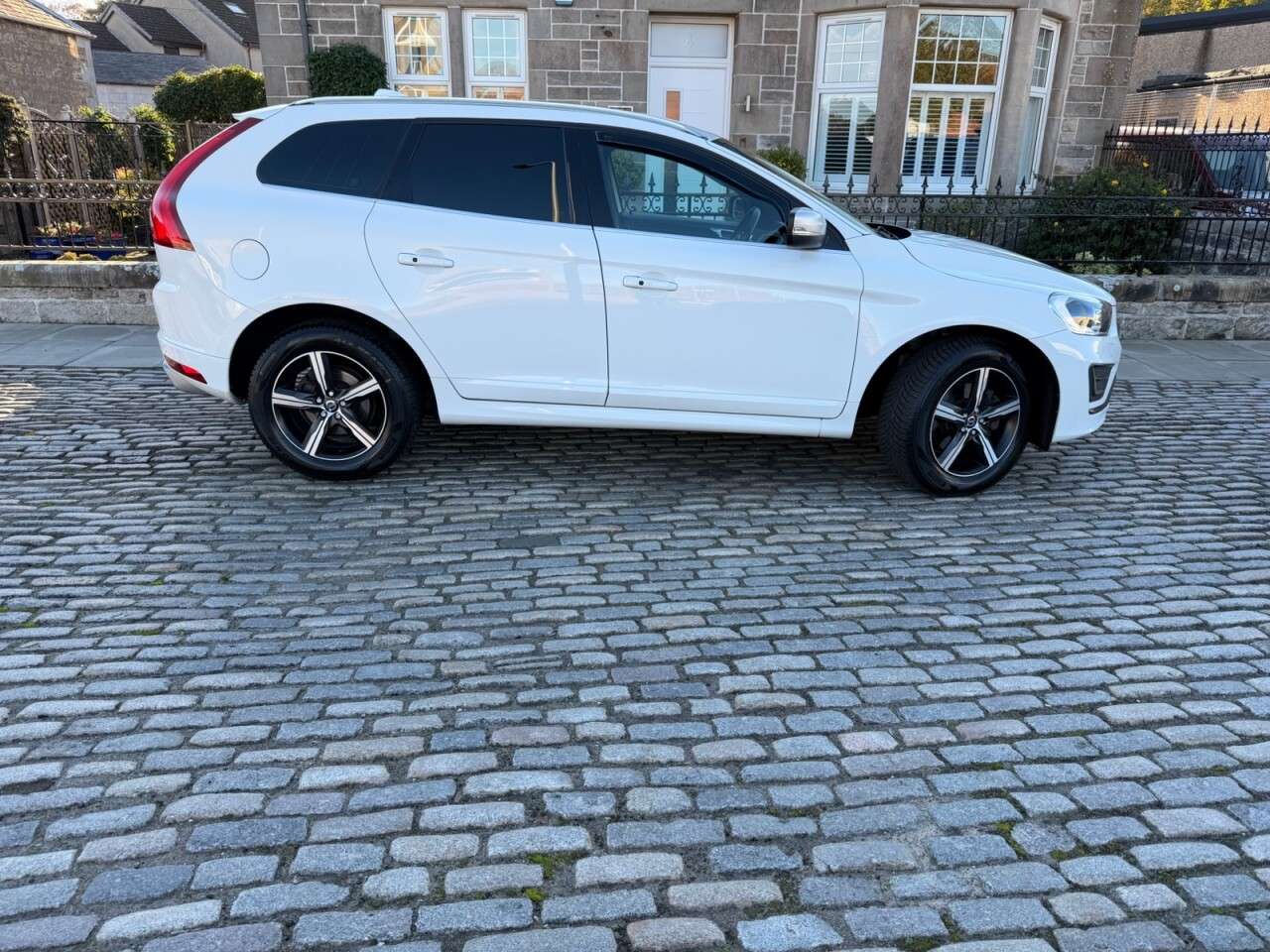2017 VOLVO XC60 2017 VOLVO XC60