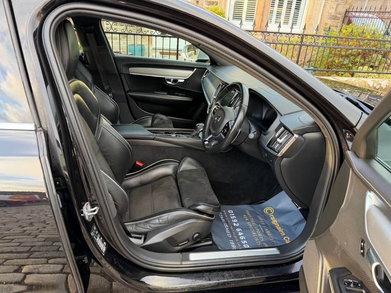 A 2018 VOLVO S90 2.0 D4 R-Design Saloon 4dr Diesel Auto Euro 6 (s/s) (190 ps) A 2018 VOLVO S90 2.0 D4 R-Design Saloon 4dr Diesel Auto Euro 6 (s/s) (190 ps)