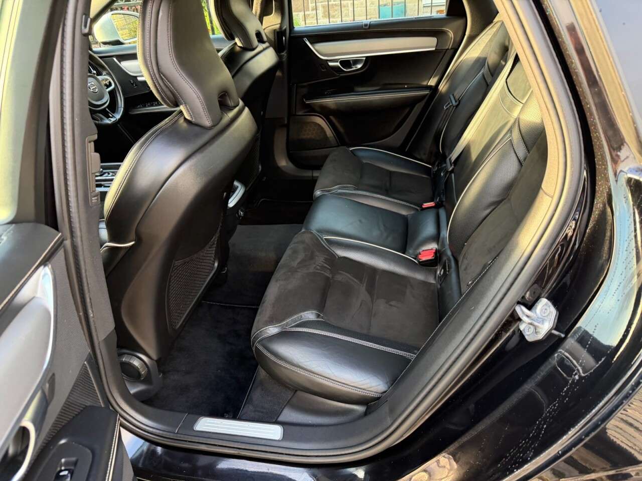 2018 VOLVO S90 2018 VOLVO S90