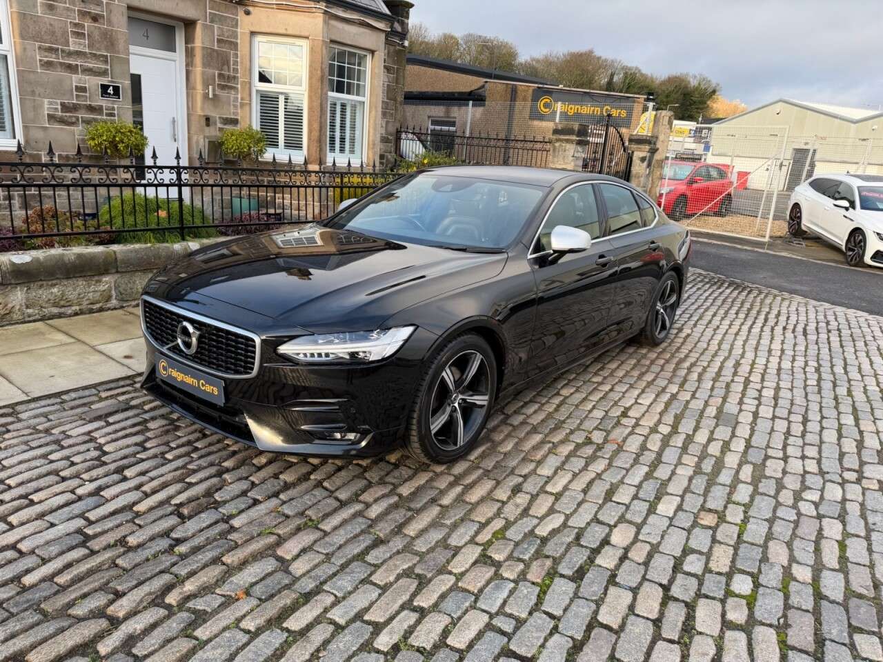 A 2018 VOLVO S90 2.0 D4 R-Design Saloon 4dr Diesel Auto Euro 6 (s/s) (190 ps) A 2018 VOLVO S90 2.0 D4 R-Design Saloon 4dr Diesel Auto Euro 6 (s/s) (190 ps)