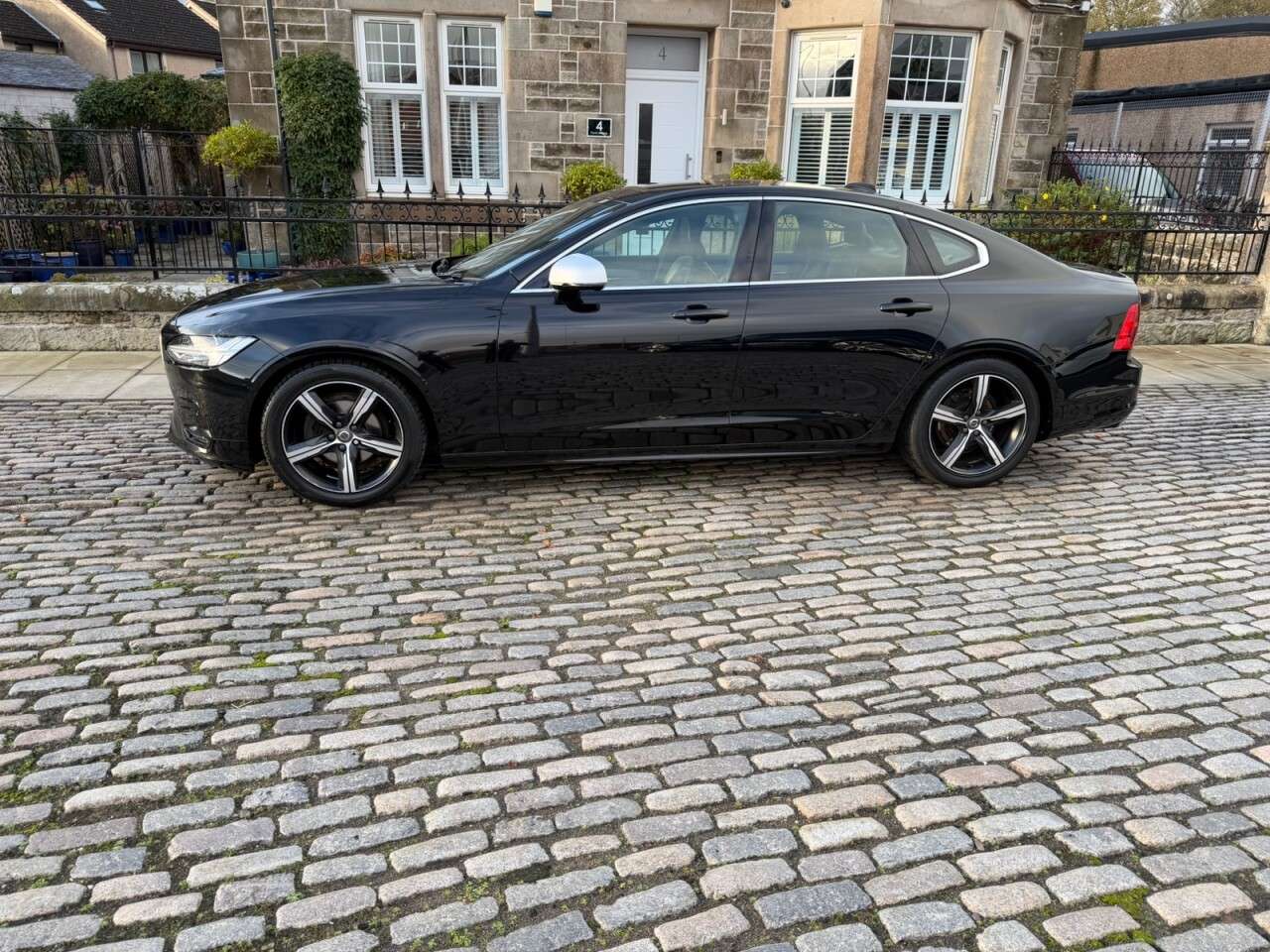 2018 VOLVO S90 2018 VOLVO S90