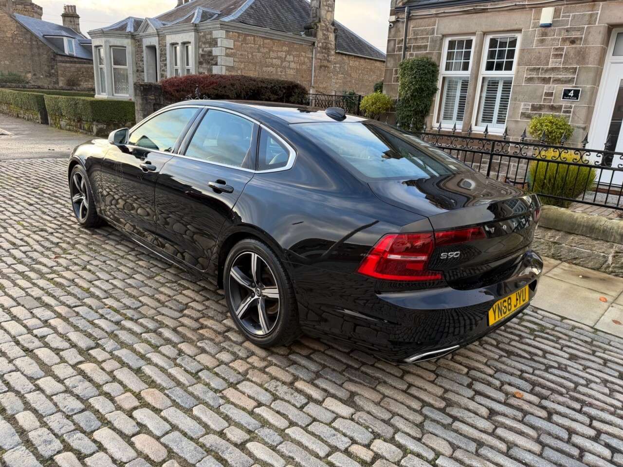 2018 VOLVO S90 2018 VOLVO S90