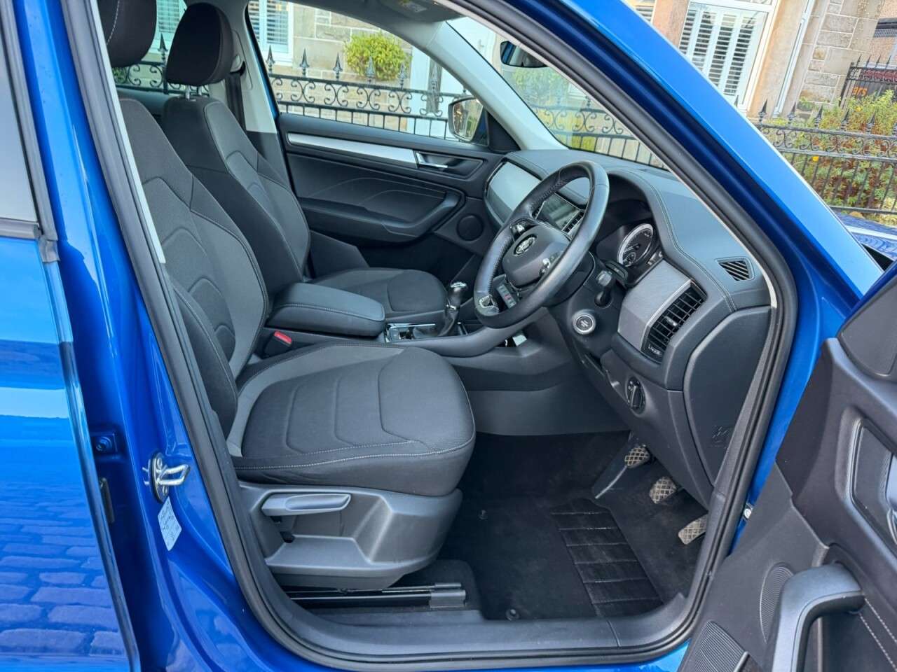 A 2021 SKODA KODIAQ 1.5 TSI ACT SE SUV 5dr Petrol Manual Euro 6 (s/s) (7 Seat) (150 ps) A 2021 SKODA KODIAQ 1.5 TSI ACT SE SUV 5dr Petrol Manual Euro 6 (s/s) (7 Seat) (150 ps)