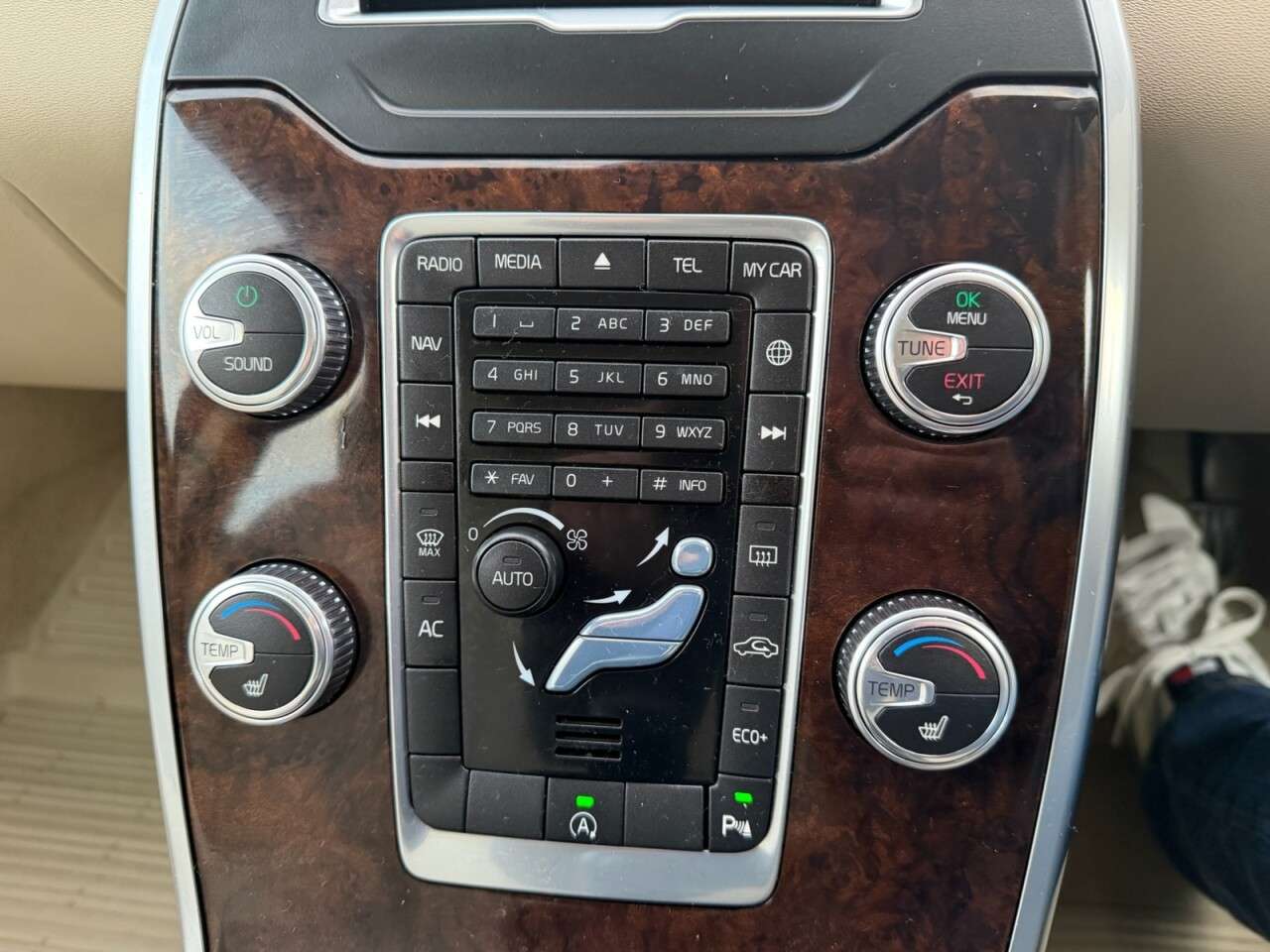 null VOLVO V70 null VOLVO V70