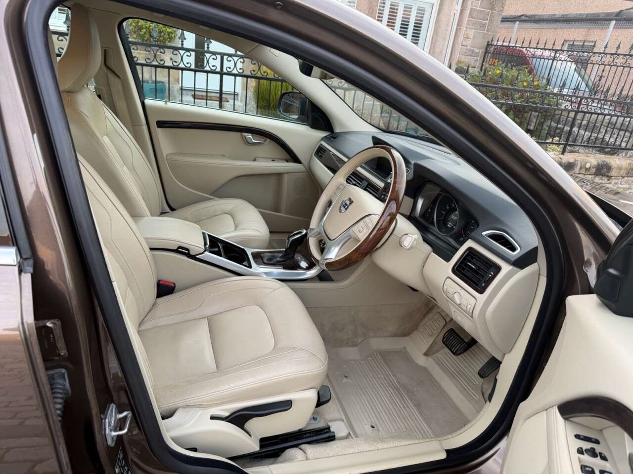 null VOLVO V70 null VOLVO V70