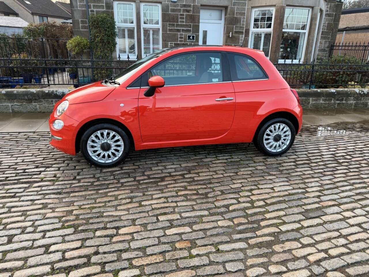 A 2024 FIAT 500 1.0 MHEV Hatchback 3dr Petrol Manual Euro 6 (s/s) (70 bhp) A 2024 FIAT 500 1.0 MHEV Hatchback 3dr Petrol Manual Euro 6 (s/s) (70 bhp)