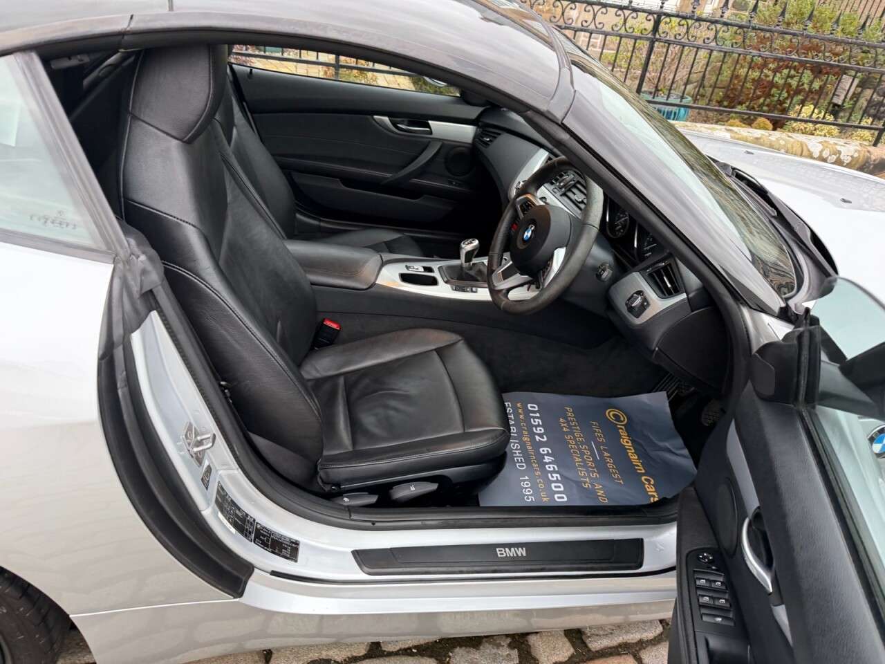 A 2010 BMW Z4 2.5 23i Convertible 2dr Petrol Manual sDrive Euro 5 (204 ps) A 2010 BMW Z4 2.5 23i Convertible 2dr Petrol Manual sDrive Euro 5 (204 ps)