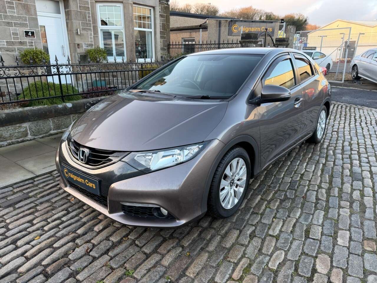 A 2013 HONDA CIVIC 1.6 i-DTEC ES Hatchback 5dr Diesel Manual Euro 5 (s/s) (120 ps) Over 100 ca A 2013 HONDA CIVIC 1.6 i-DTEC ES Hatchback 5dr Diesel Manual Euro 5 (s/s) (120 ps) Over 100 ca
