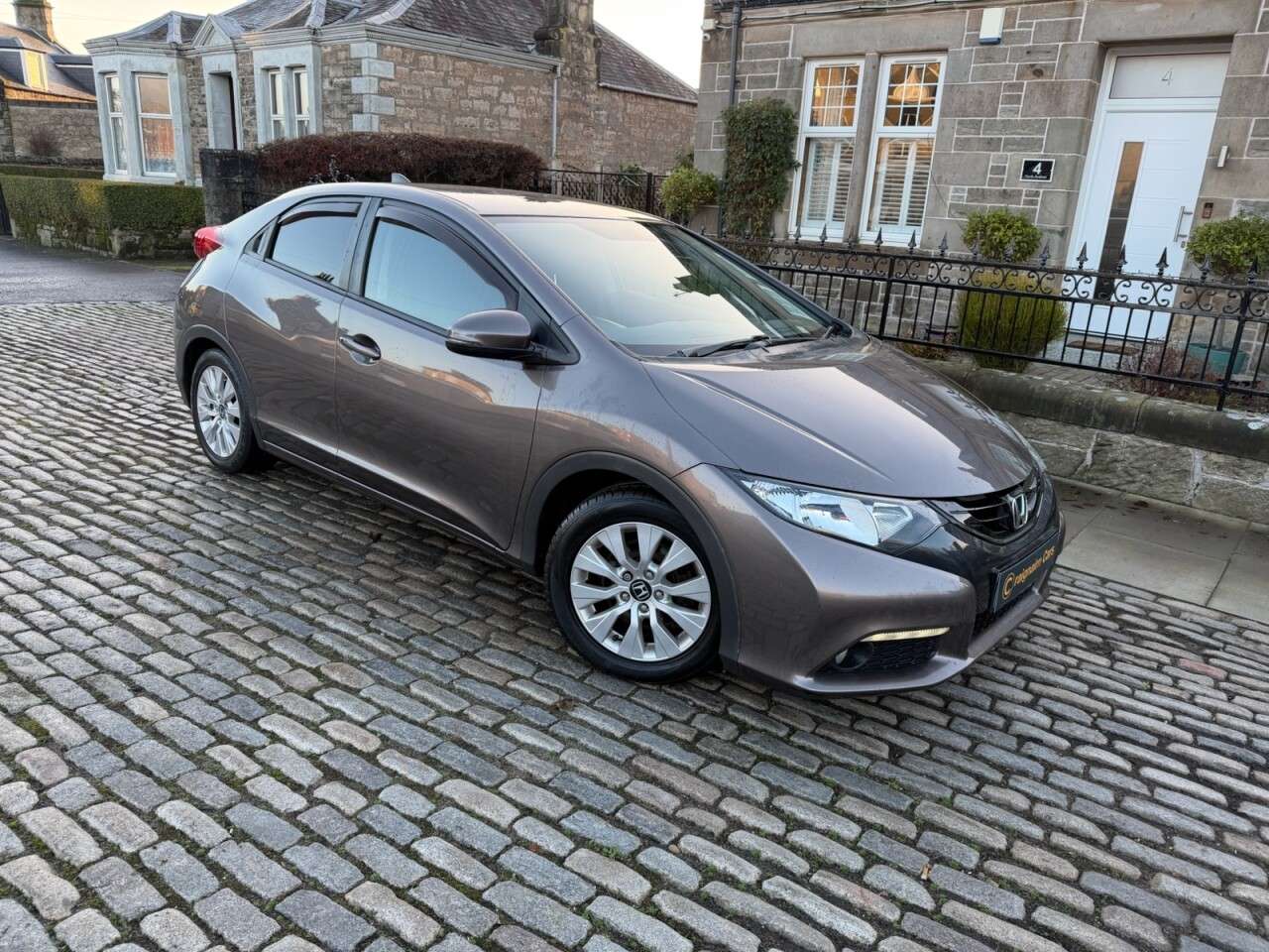 A 2013 HONDA CIVIC 1.6 i-DTEC ES Hatchback 5dr Diesel Manual Euro 5 (s/s) (120 ps) Over 100 ca A 2013 HONDA CIVIC 1.6 i-DTEC ES Hatchback 5dr Diesel Manual Euro 5 (s/s) (120 ps) Over 100 ca