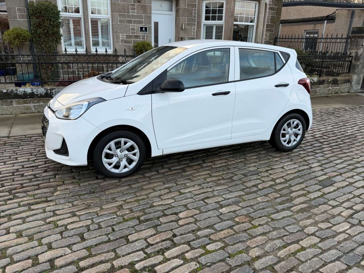 A 2017 HYUNDAI I10 1.0 S Hatchback 5dr Petrol Manual Euro 6 (66 ps) Over 100 cars in stock A 2017 HYUNDAI I10 1.0 S Hatchback 5dr Petrol Manual Euro 6 (66 ps) Over 100 cars in stock