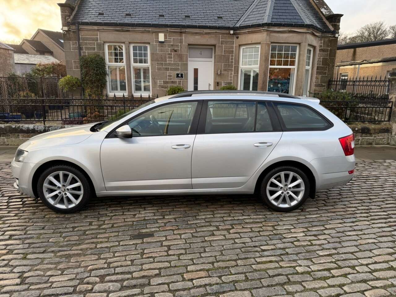 A 2015 SKODA OCTAVIA 1.4 TSI Elegance Estate 5dr Petrol Manual Euro 5 (s/s) (140 ps) Over 100 ca A 2015 SKODA OCTAVIA 1.4 TSI Elegance Estate 5dr Petrol Manual Euro 5 (s/s) (140 ps) Over 100 ca