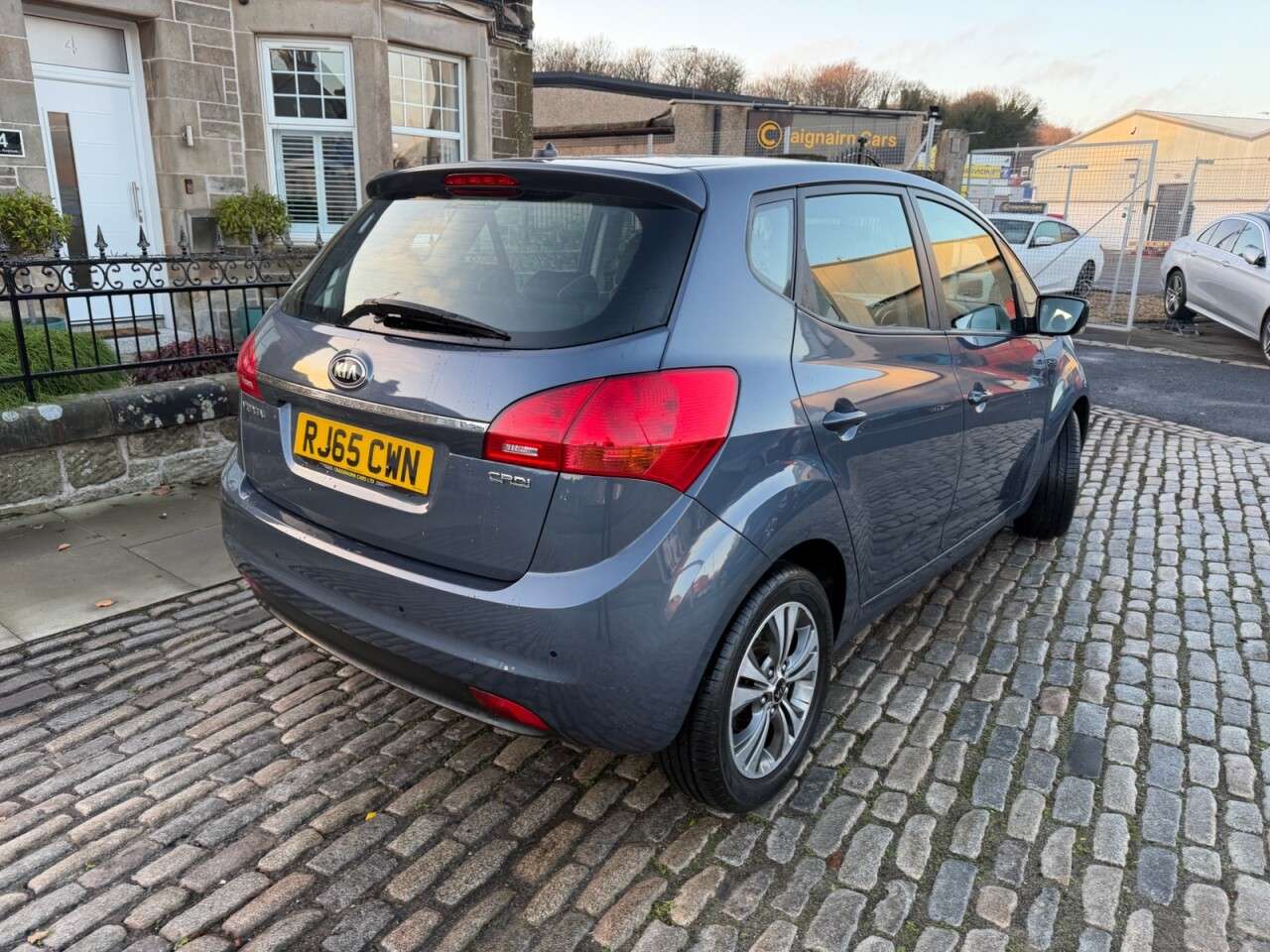 A 2015 KIA VENGA CRDI 2 A 2015 KIA VENGA CRDI 2