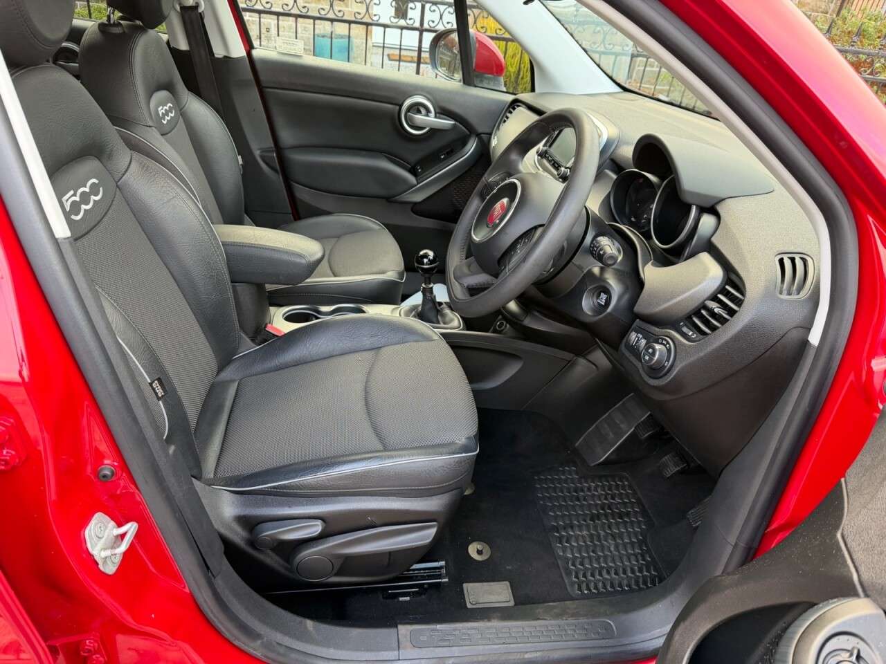 A 2016 FIAT 500X 1.6 MultiJetII Cross Plus SUV 5dr Diesel Manual Euro 6 (s/s) (120 ps) Over A 2016 FIAT 500X 1.6 MultiJetII Cross Plus SUV 5dr Diesel Manual Euro 6 (s/s) (120 ps) Over