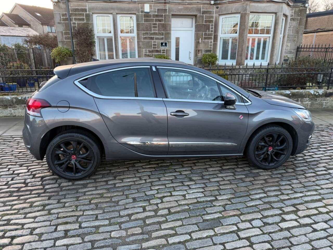 A 2017 DS AUTOMOBILES DS 4 1.6 BlueHDi Performance Line Hatchback 5dr Diesel Manual Euro 6 (s/s) (120 A 2017 DS AUTOMOBILES DS 4 1.6 BlueHDi Performance Line Hatchback 5dr Diesel Manual Euro 6 (s/s) (120