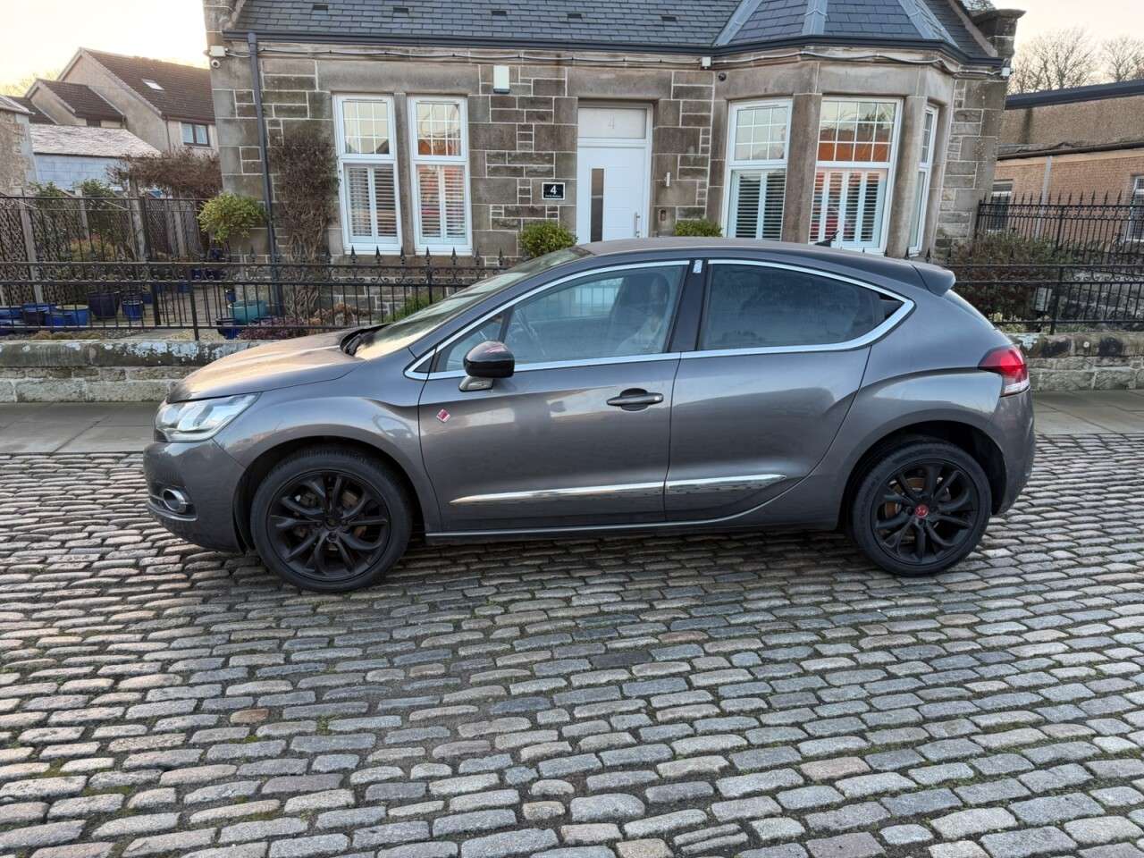 2017 DS AUTOMOBILES DS 4 2017 DS AUTOMOBILES DS 4