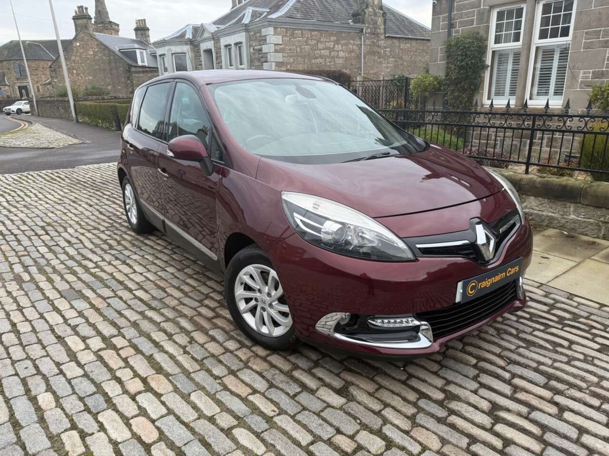 Check out this Renault Scenic 2015 Diesel Manual