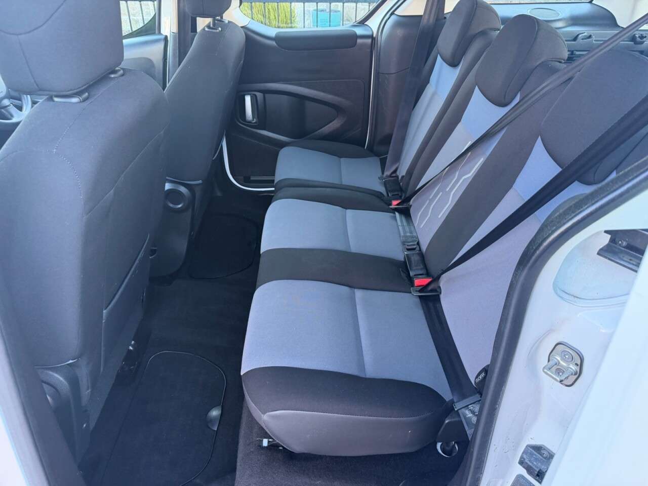 2015 PEUGEOT PARTNER TEPEE 2015 PEUGEOT PARTNER TEPEE