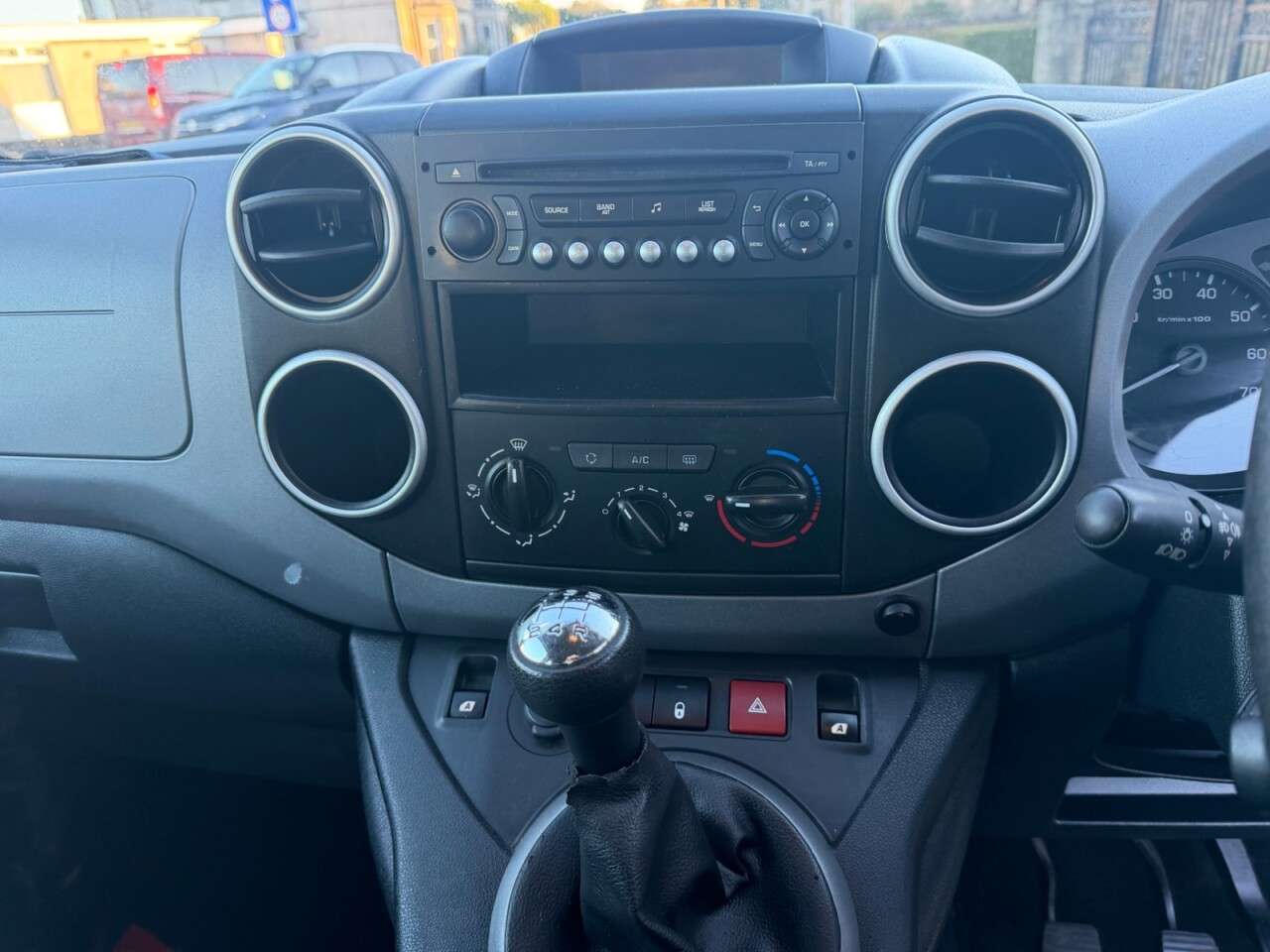 2015 PEUGEOT PARTNER TEPEE 2015 PEUGEOT PARTNER TEPEE