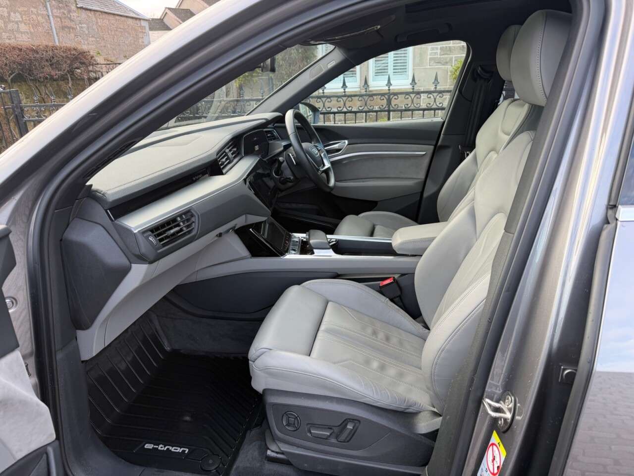 2019 AUDI E-TRON 2019 AUDI E-TRON