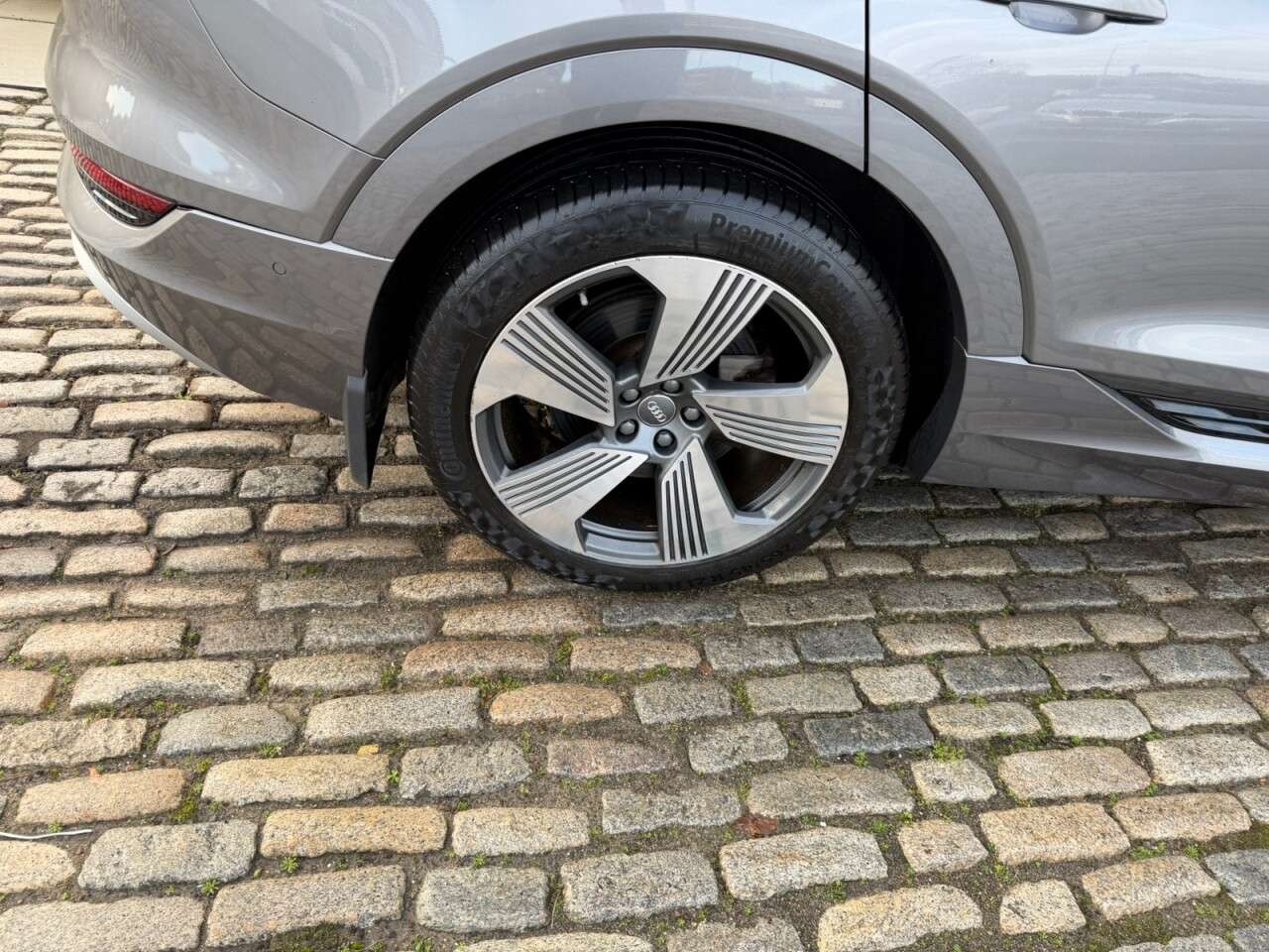 2019 AUDI E-TRON 2019 AUDI E-TRON