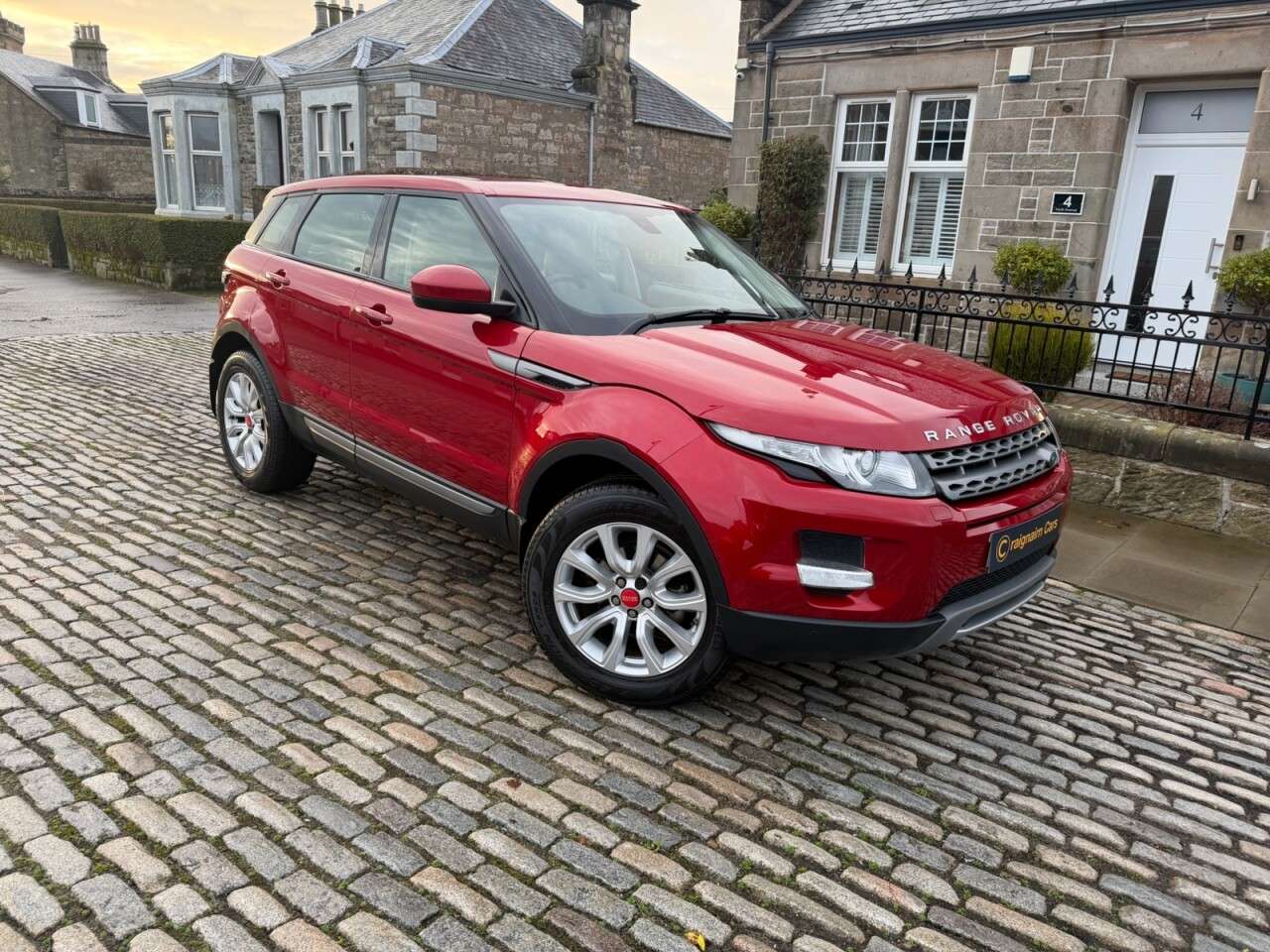 A 2015 LAND ROVER RANGE ROVER EVOQUE 2.2 SD4 Pure Tech SUV 5dr Diesel Auto 4WD Euro 5 (s/s) (190 ps) A 2015 LAND ROVER RANGE ROVER EVOQUE 2.2 SD4 Pure Tech SUV 5dr Diesel Auto 4WD Euro 5 (s/s) (190 ps)