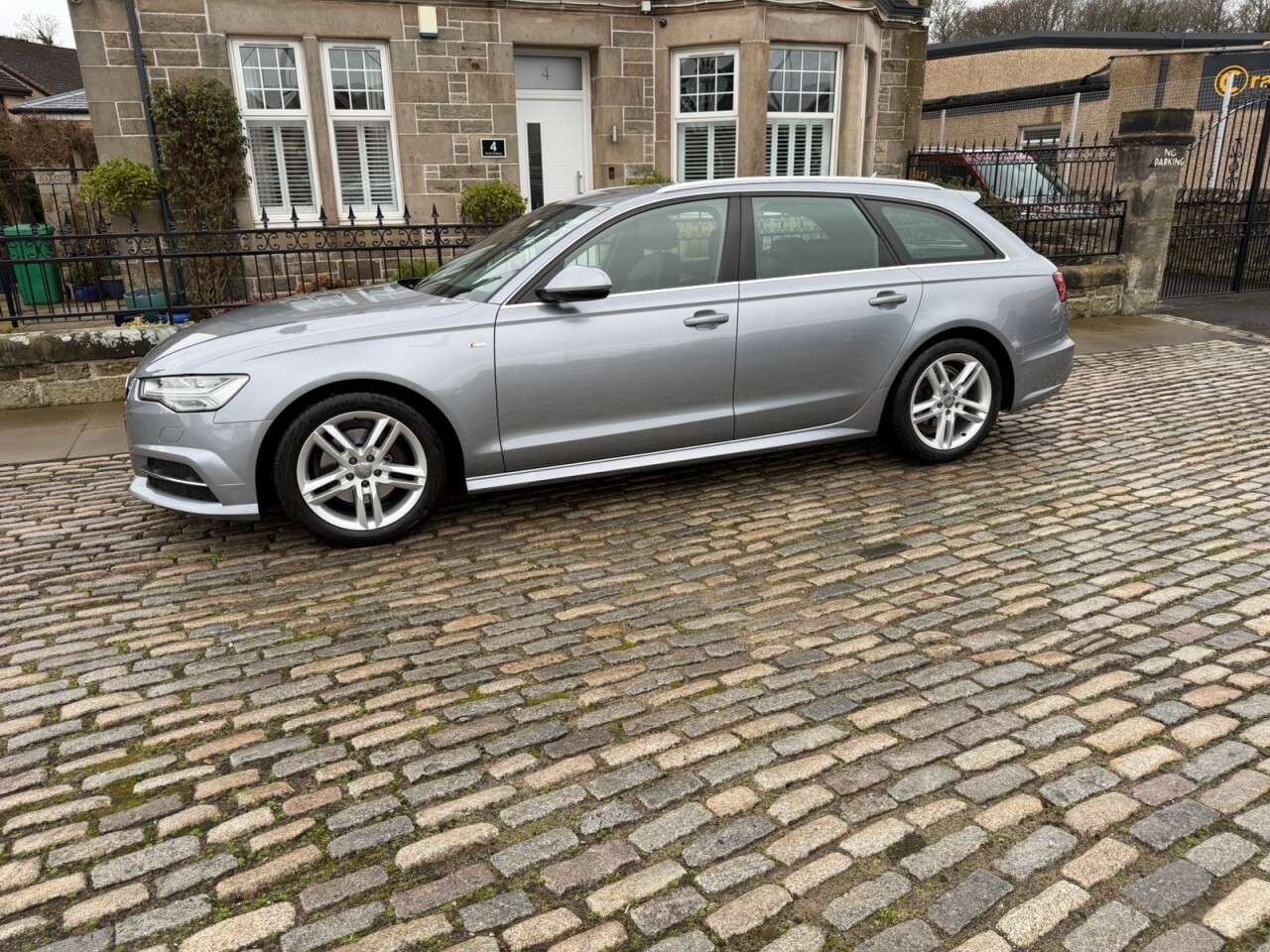 A 2018 AUDI A6 AVANT 2.0 TDI ultra S line Estate 5dr Diesel S Tronic Euro 6 (s/s) (190 ps) A 2018 AUDI A6 AVANT 2.0 TDI ultra S line Estate 5dr Diesel S Tronic Euro 6 (s/s) (190 ps)