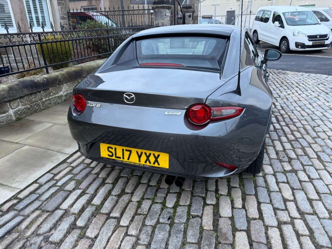 2017 MAZDA MX-5 RF 2017 MAZDA MX-5 RF