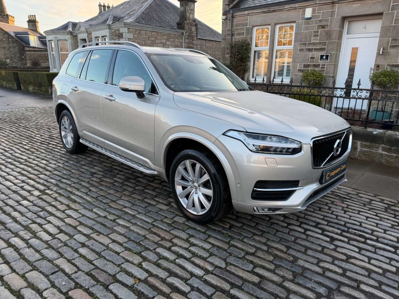 A 2015 VOLVO XC90 2.0 D5 Momentum SUV 5dr Diesel Geartronic 4WD Euro 6 (s/s) (225 ps) A 2015 VOLVO XC90 2.0 D5 Momentum SUV 5dr Diesel Geartronic 4WD Euro 6 (s/s) (225 ps)
