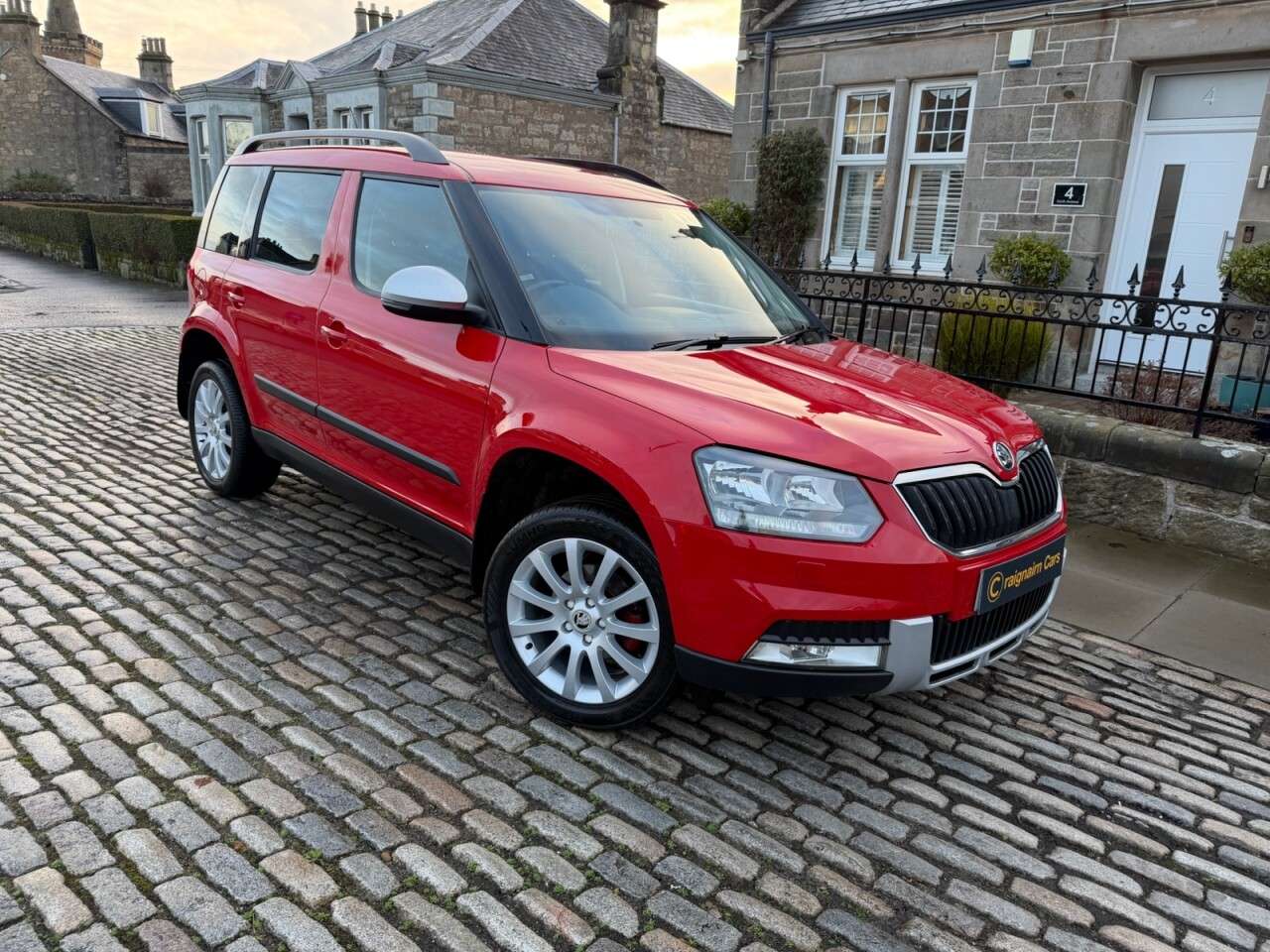 A 2015 SKODA YETI 2.0 TDI SE Outdoor 5dr Diesel Manual Euro 5 (110 ps) A 2015 SKODA YETI 2.0 TDI SE Outdoor 5dr Diesel Manual Euro 5 (110 ps)