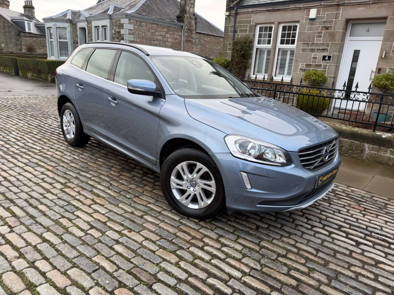 A 2017 VOLVO XC60 2.4 D4 SE Nav SUV 5dr Diesel Manual AWD Euro 6 (s/s) (190 ps) A 2017 VOLVO XC60 2.4 D4 SE Nav SUV 5dr Diesel Manual AWD Euro 6 (s/s) (190 ps)