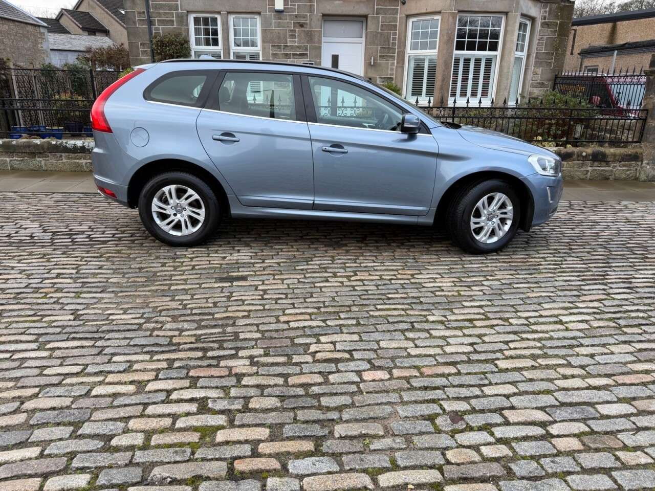 2017 VOLVO XC60 2017 VOLVO XC60