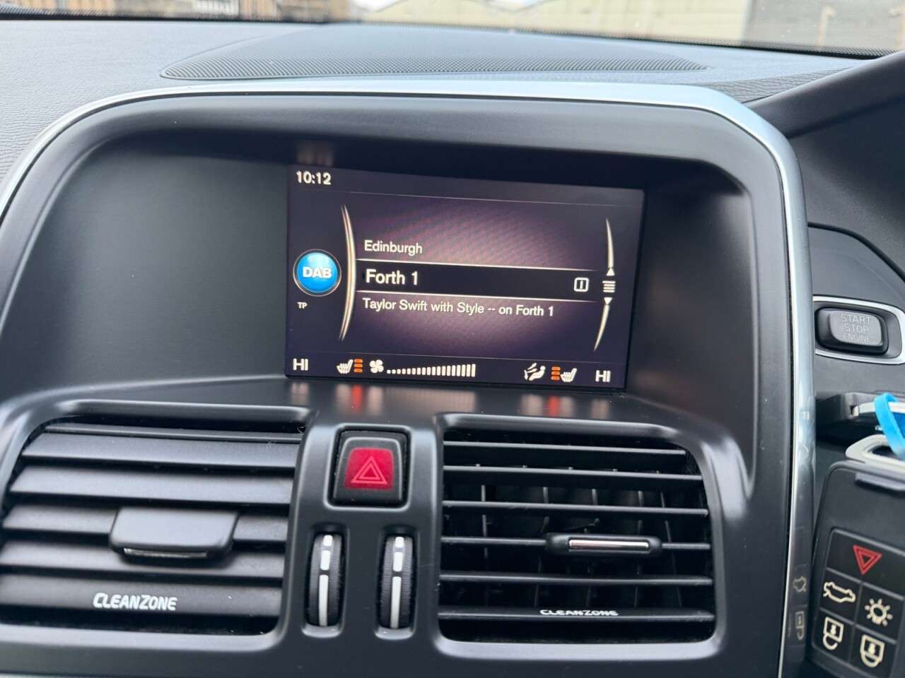 2017 VOLVO XC60 2017 VOLVO XC60