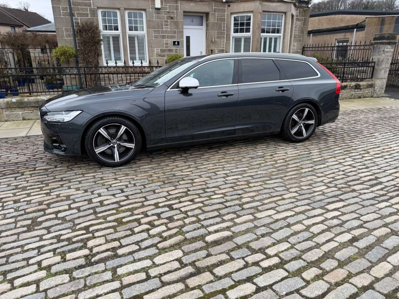 2018 VOLVO V90 2018 VOLVO V90