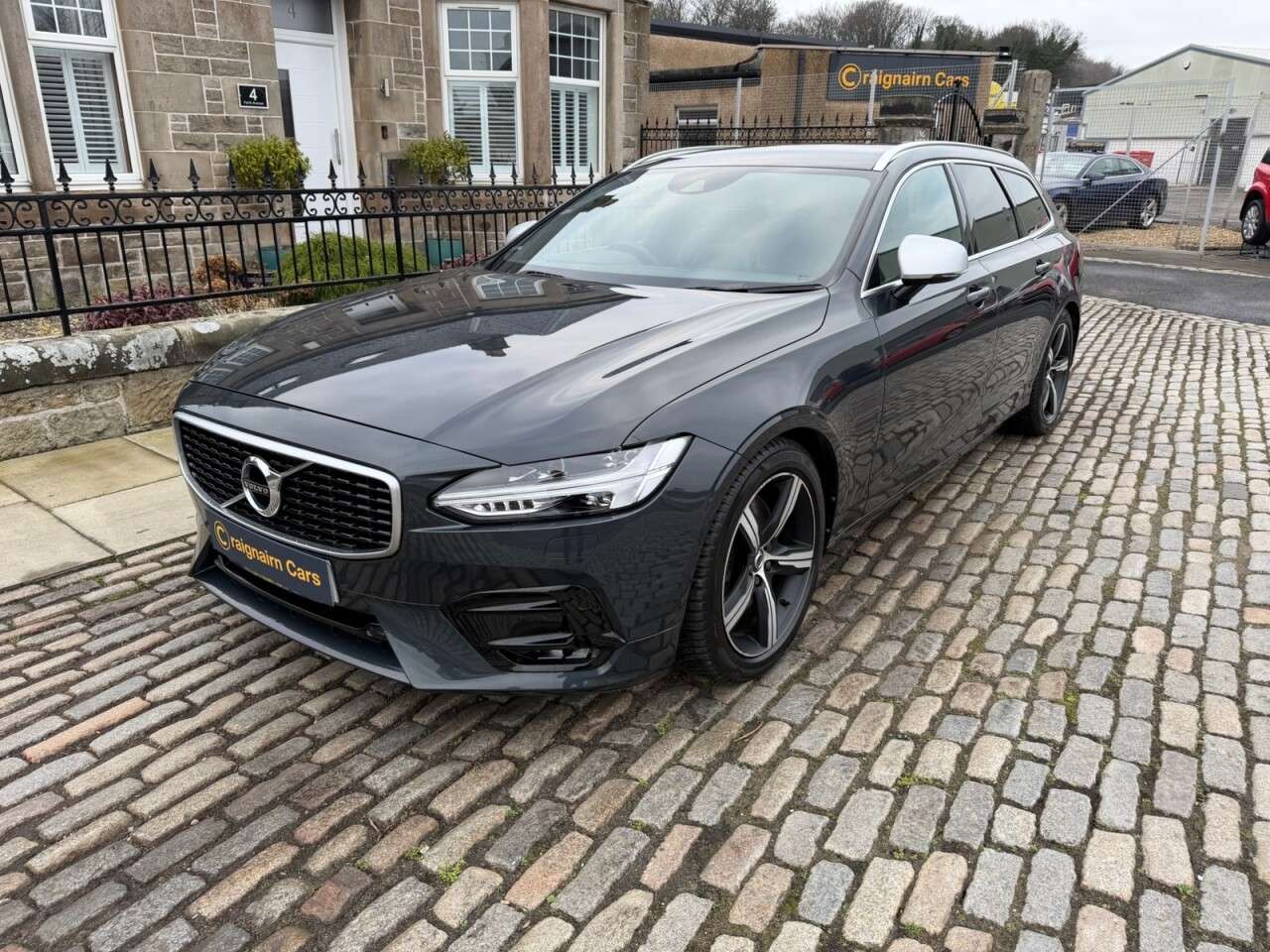 A 2018 VOLVO V90 2.0 D5 PowerPulse R-Design Pro Estate 5dr Diesel Auto AWD Euro 6 (s/s) (235 A 2018 VOLVO V90 2.0 D5 PowerPulse R-Design Pro Estate 5dr Diesel Auto AWD Euro 6 (s/s) (235