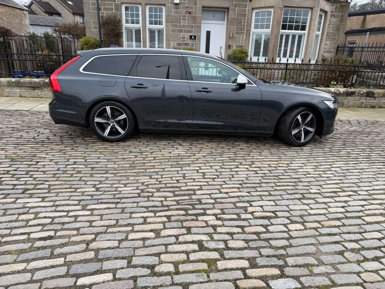 2018 VOLVO V90 2018 VOLVO V90