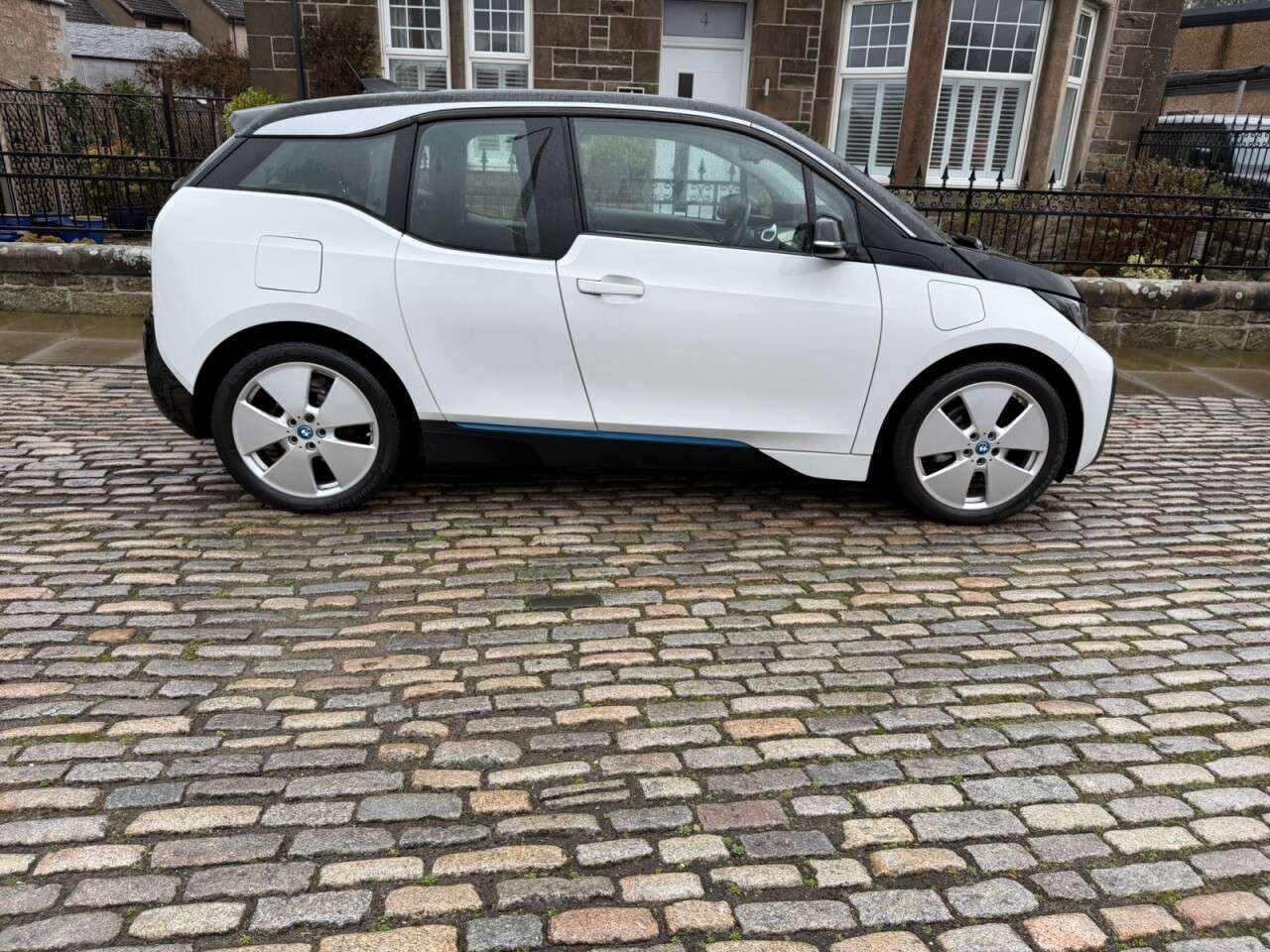 A 2018 BMW I3 33kWh Hatchback 5dr Petrol Plug-in Hybrid Auto Euro 6 (s/s) (Range Extender A 2018 BMW I3 33kWh Hatchback 5dr Petrol Plug-in Hybrid Auto Euro 6 (s/s) (Range Extender