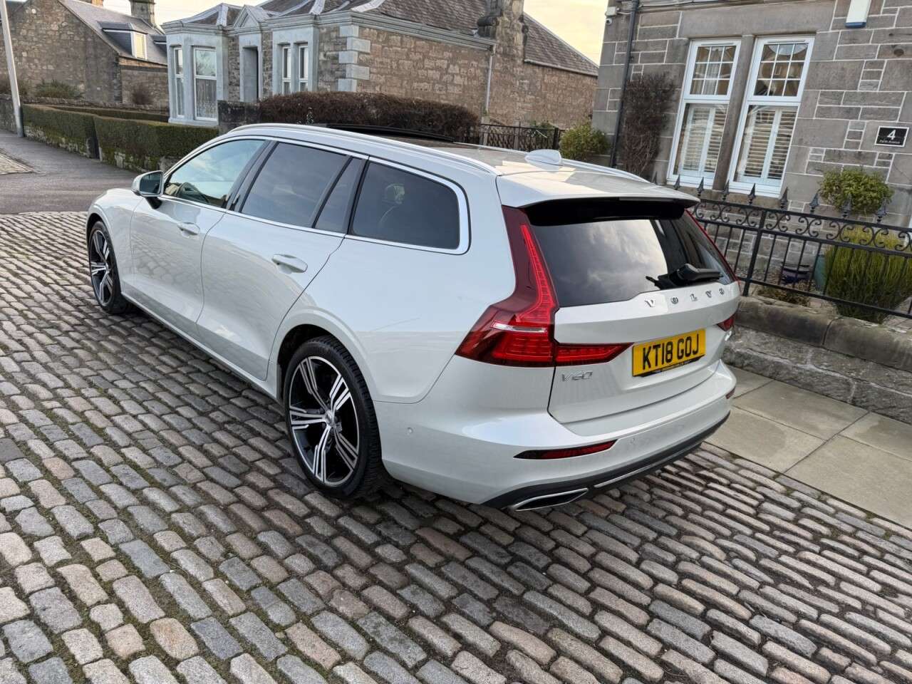 2018 VOLVO V60 2018 VOLVO V60