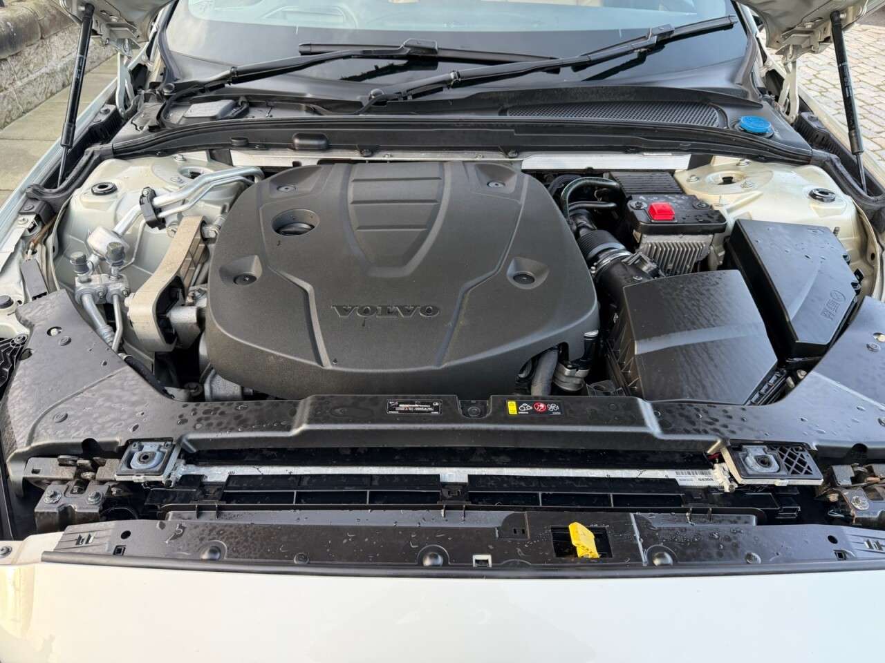 2018 VOLVO V60 2018 VOLVO V60