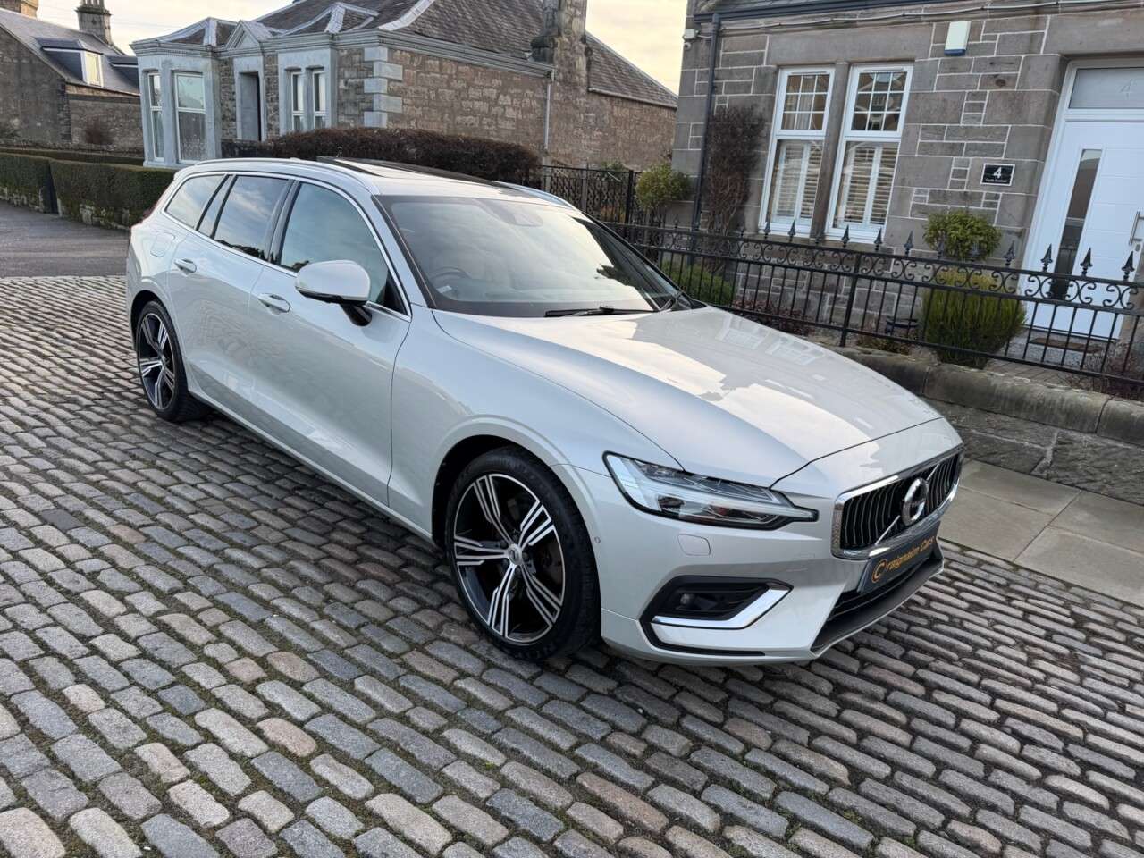 2018 VOLVO V60 2018 VOLVO V60