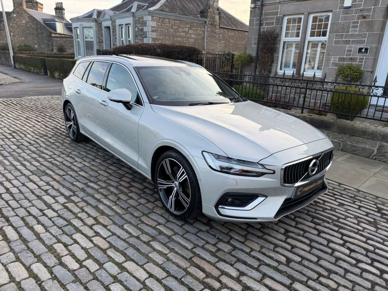 2018 VOLVO V60 2018 VOLVO V60