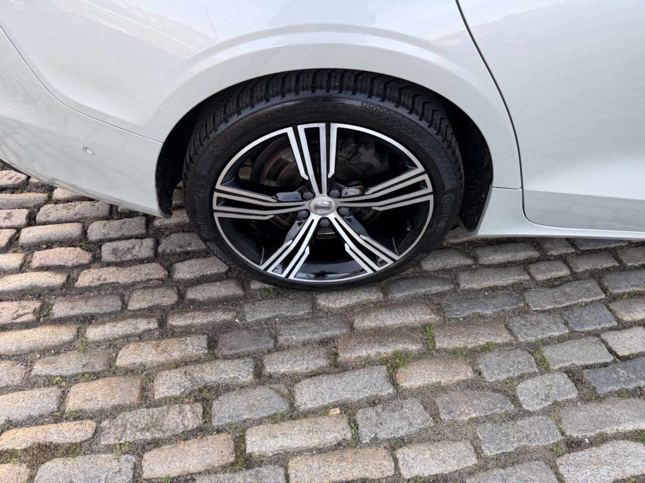 2018 VOLVO V60 2018 VOLVO V60